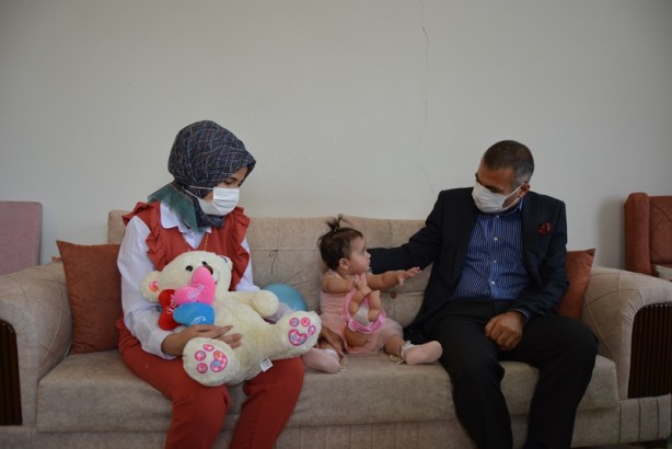 Foto - Anne karnındayken babası şehit oldu! Operasyonun adını taşıyan bebeğe doğum günü sürprizi