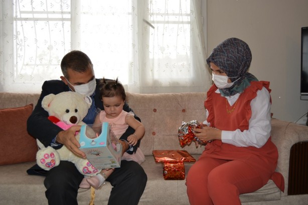 Foto - Anne karnındayken babası şehit oldu! Operasyonun adını taşıyan bebeğe doğum günü sürprizi