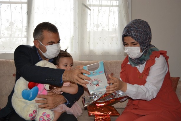 Foto - Anne karnındayken babası şehit oldu! Operasyonun adını taşıyan bebeğe doğum günü sürprizi