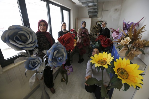 Foto - Anneler ve çocuklarının tatlı telaşı! Hiç durmuyorlar...