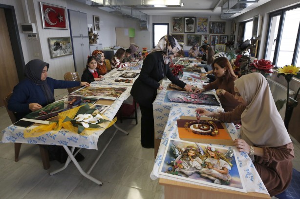 Anneler ve çocuklarının tatlı telaşı! Hiç durmuyorlar...