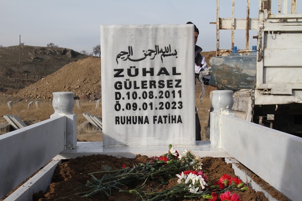 Foto - Annesi kabul etmedi! 12 yaşındaki çocuk kimsesizler mezarlığına gömüldü