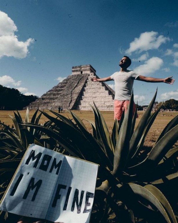 Девушка у иллюминатора. Unique way 2. Кресло hero unique. Unique way 2. Unique way 2.