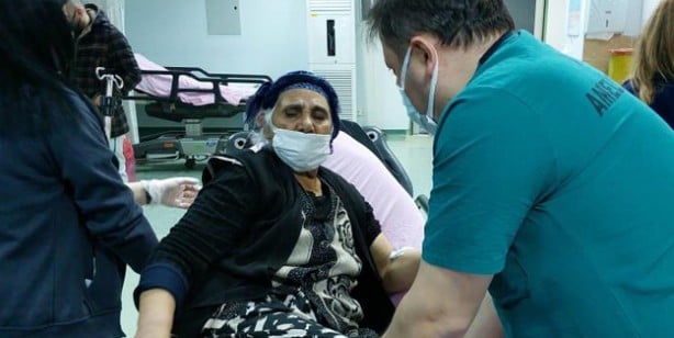 Foto - Annesini hastanede darp etti
