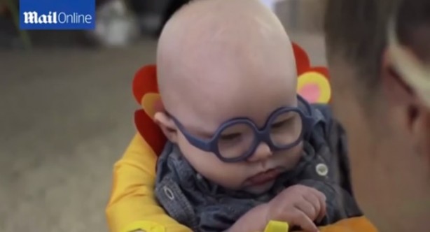 Foto - Annesini ilk defa gören sevimli bebek