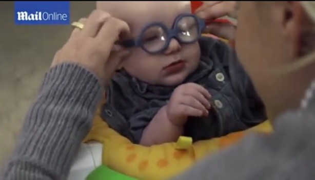 Foto - Annesini ilk defa gören sevimli bebek