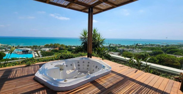 Antalya Dubai ile yarışıyor! VIP turistler jetten inip helikoptere atlıyor