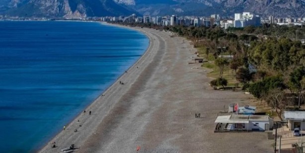 Foto - Antalya sahilinde panik! Herkes boğulduğunu sandı: Gerçek bambaşka çıktı!