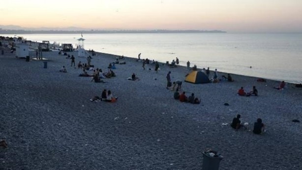 Foto - Antalya sahilinde şaşırtan görüntü