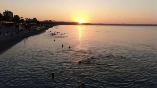 Foto - Antalya sahilinde şaşırtan görüntü