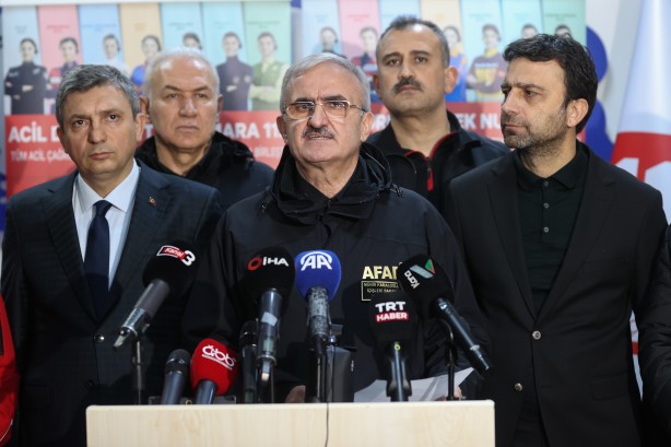 Foto - Antalya, sel sularına teslim oldu: Bir kişi hayatını kaybetti, 3 ilçede okullar yarın da tatil