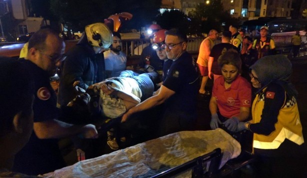 Foto - Antalya’da feci kaza! İki otomobil kafa kafaya çarpıştı