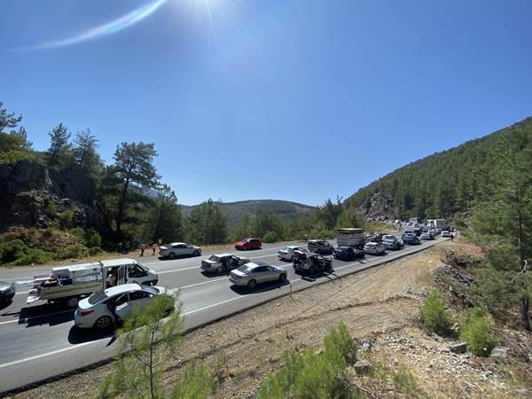 Foto - Antalya'da feci kaza: Ölüler ve yaralılar var