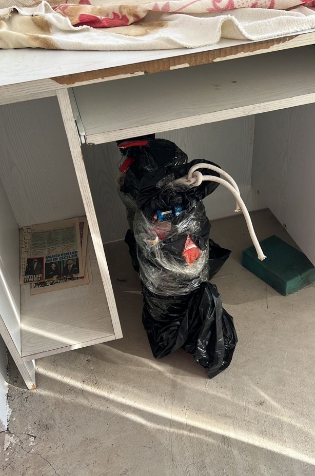 Foto - Antalya'da hareketli dakikalar! Evin etrafına patlayıcılar yerleştirdi