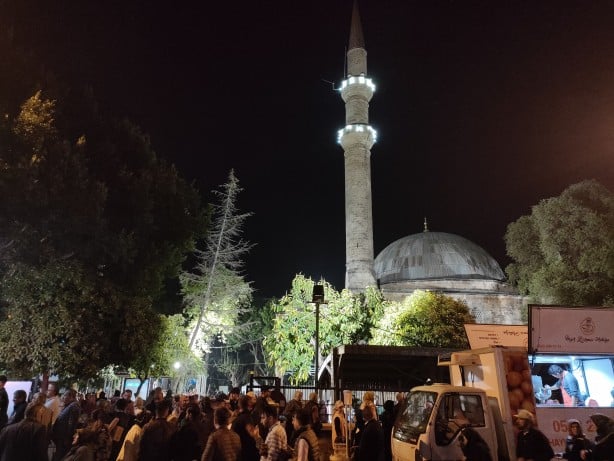 Foto - Antalya'da Kadir Gecesi'nde camiler doldu taştı