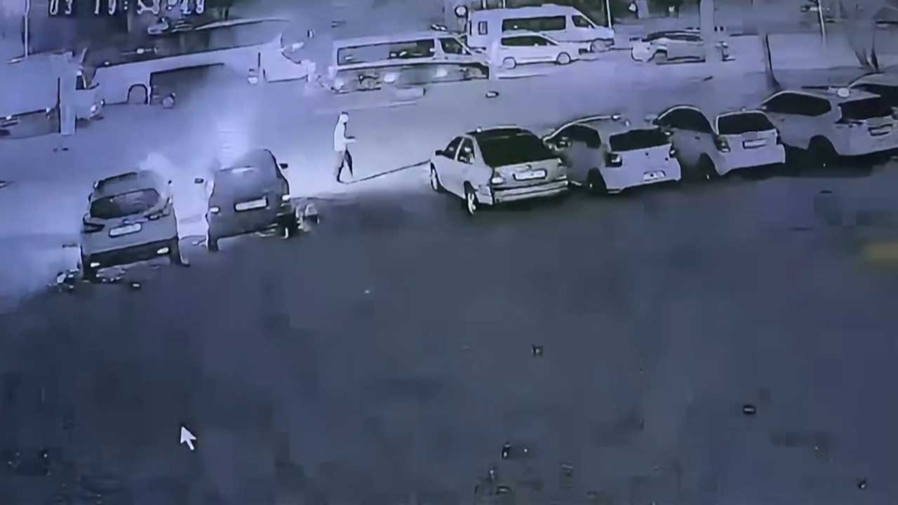 Antalya'da kan donduran sabotaj! Galerideki araçları gözünü kırpmadan benzinle ateşe verdi