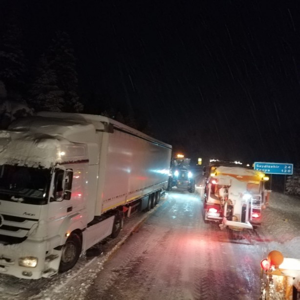 Foto - Antalya'da kar yağışı başladı! Yetkililer uyardı