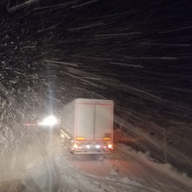 Antalya'da kar yağışı başladı! Yetkililer uyardı