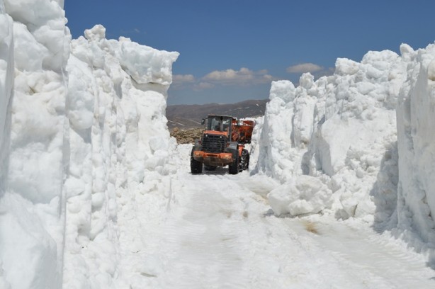 Foto - Antalya'da karla kapanan yollar açılıyor