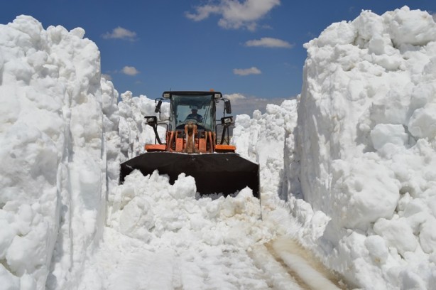 Foto - Antalya'da karla kapanan yollar açılıyor