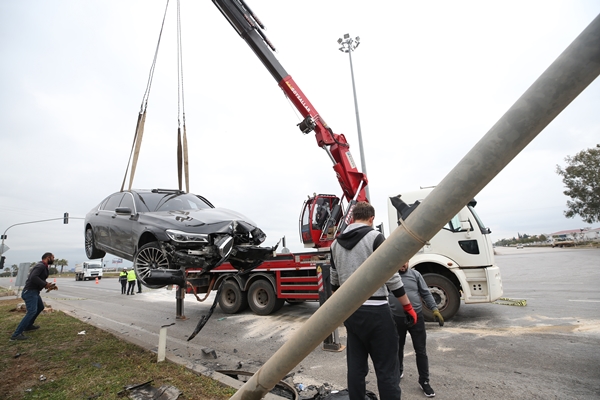 Foto - Antalya'da korkunç kaza: Ölüler ve yaralılar var
