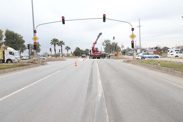 Foto - Antalya'da korkunç kaza: Ölüler ve yaralılar var
