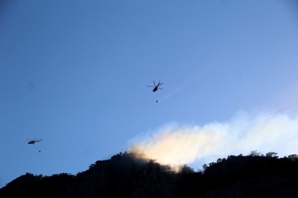 Foto - Antalya'da korkutan yangın kontrol altına alındı!