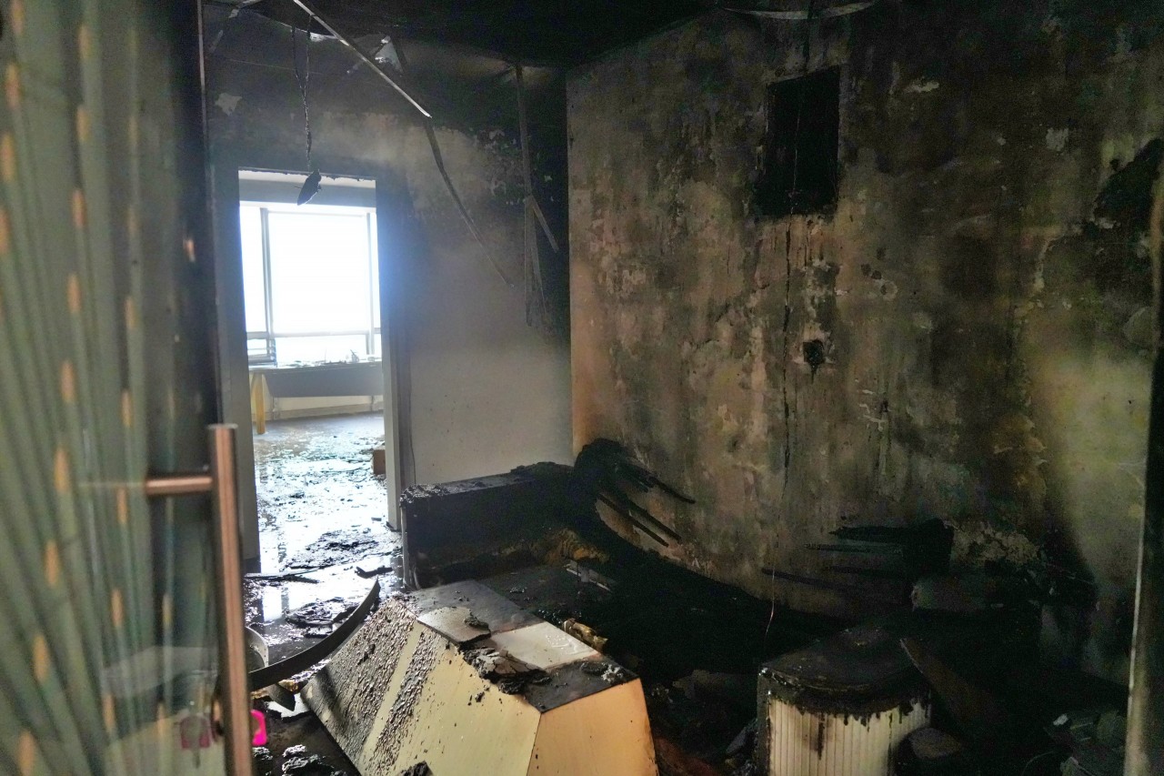 Antalya'da ofis yangını! Mal kaybı büyük