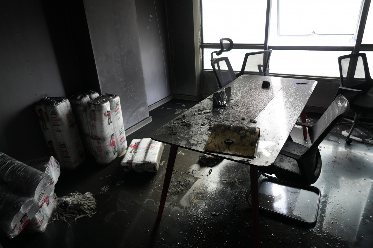 Foto - Antalya'da ofis yangını! Mal kaybı büyük