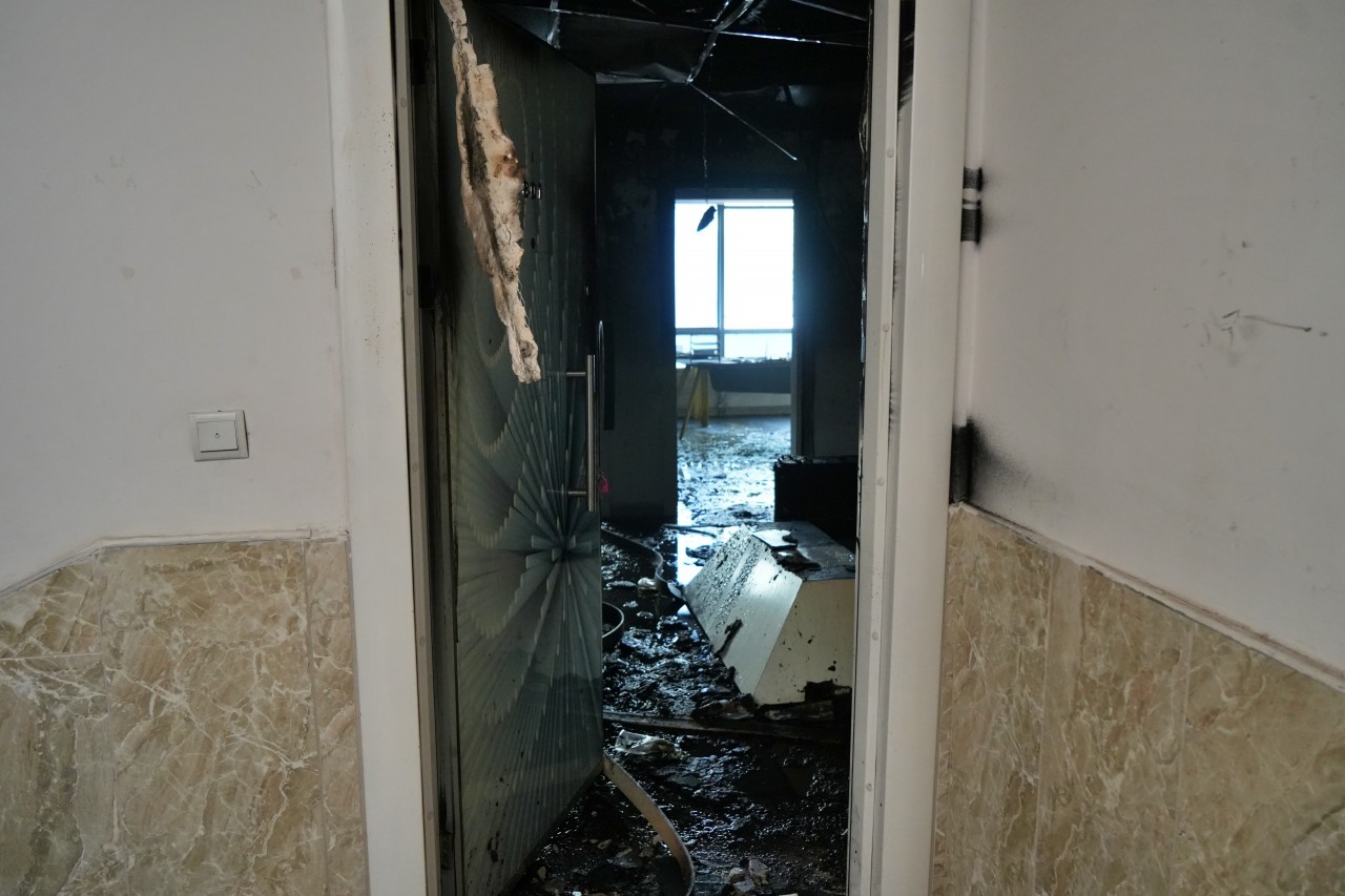 Foto - Antalya'da ofis yangını! Mal kaybı büyük