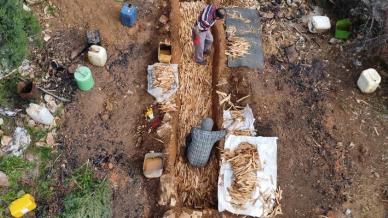 Foto - Antalya’da şaşırtan gelenek! Toprağa gömüp 3 saatte bir kontrol ediyorlar