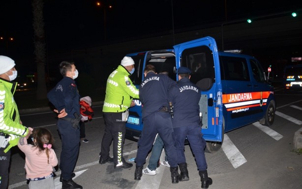 Foto - Antalya'da şok görüntü! Kaza yapan anne, polisi böyle tehdit etti