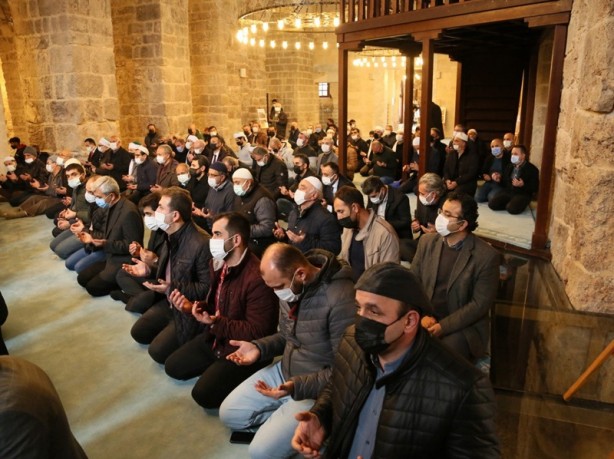Foto - Antalya’da, tarihi camide 126 yıl sonra ilk namaz coşkusu