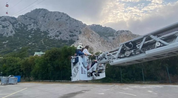 Foto - Antalya'da teleferik düştü! Yaralılar var
