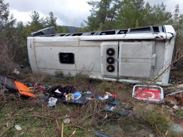 Foto - Antalya'da tur midibüsü devrildi: 7 turist yaralı