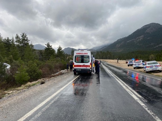 Foto - Antalya'da tur midibüsü devrildi: 7 turist yaralı