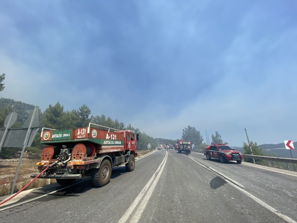 Foto - Antalya'da yangın! Akseki-Manavgat yolu kapatıldı