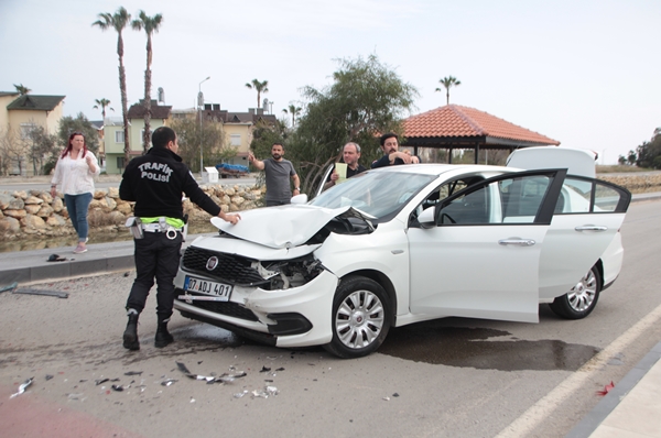 Foto - Antalya'da zincirleme kaza: Yaralılar var