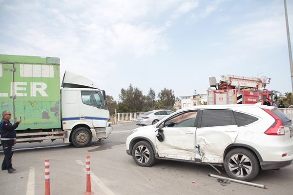 Foto - Antalya'da zincirleme kaza: Yaralılar var