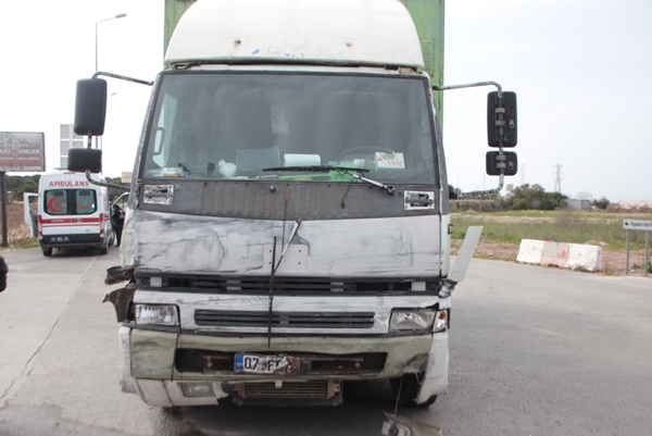 Foto - Antalya'da zincirleme kaza: Yaralılar var