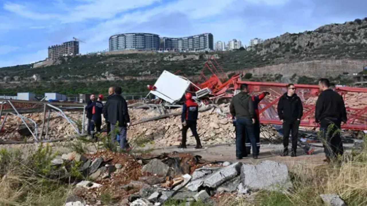 Foto - Antalya’daki hortumda 4 işçi can vermişti: İş yeri sahipleri adliyede şantiye şefi firarda
