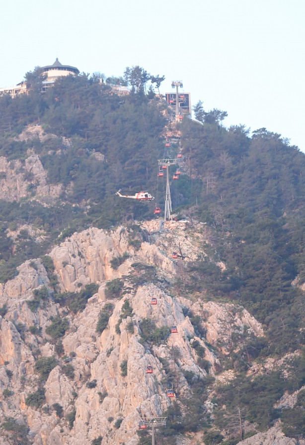 Foto - Antalya’daki teleferik kazası sonrası filmleri aratmayan kurtarma operasyonu!