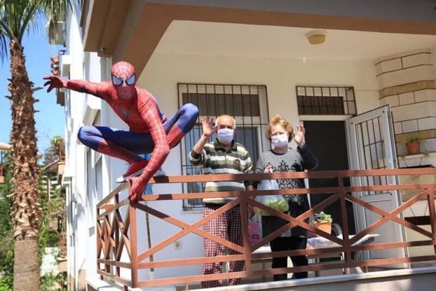 Foto - Antalyalı "Örümcek Adam" yaşlıların da "kahramanı" oldu