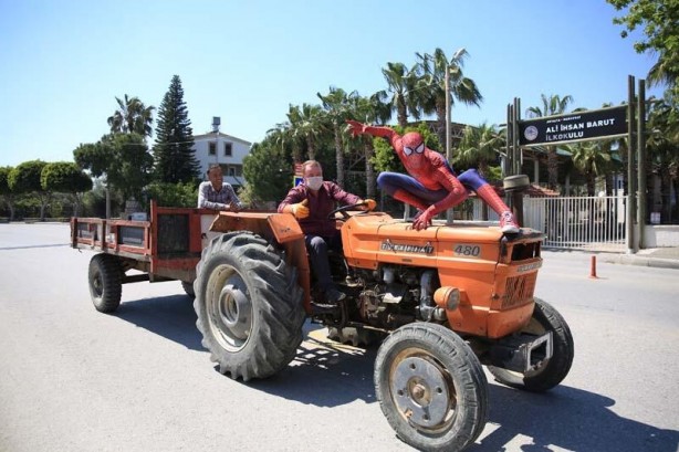 Foto - Antalyalı "Örümcek Adam" yaşlıların da "kahramanı" oldu