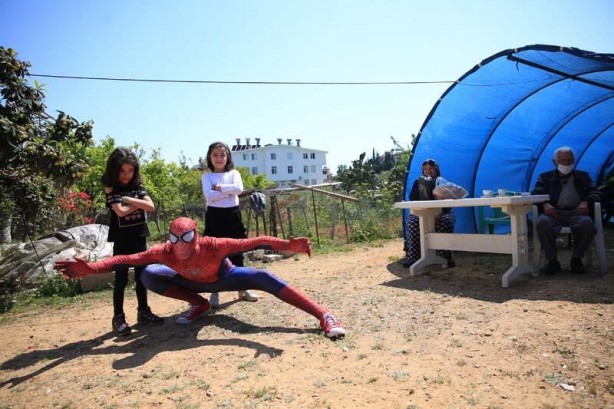 Foto - Antalyalı "Örümcek Adam" yaşlıların da "kahramanı" oldu