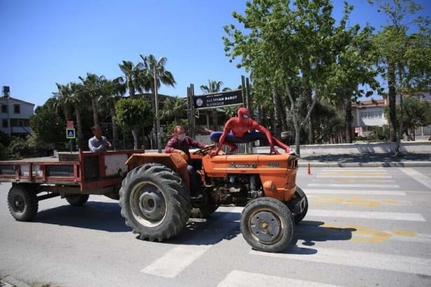 Foto - Antalyalı "Örümcek Adam" yaşlıların da "kahramanı" oldu
