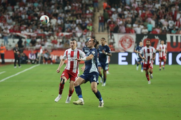Foto - Antalyaspor - Fenerbahçe maçında enteresan anlar! Mourinho öyle bir şey yaptı ki… Kulübe zorda...