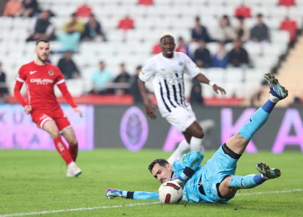 Foto - Antalyaspor'dan bir bomba itiraf daha! Akdeniz'den Almanya'nın dev takımına! Büyük hamle...