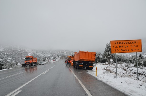 Foto - Antalya'yı Konya'ya bağlıyor! Kar yağışı etkili oluyor