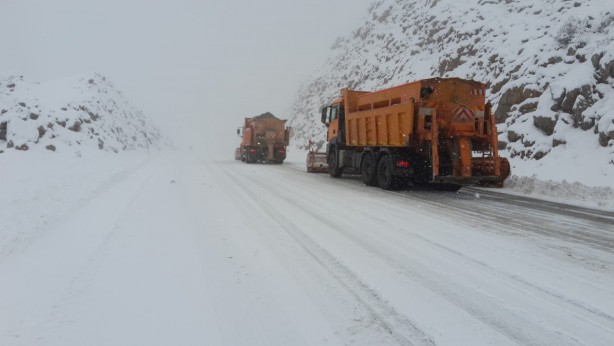 Antalya'yı Konya'ya bağlıyor! Kar yağışı etkili oluyor